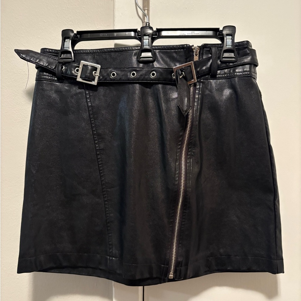Forever 21 Black Faux Leather Mini Skirt